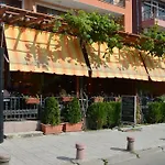 Family Deykin Slăntjev Brjag