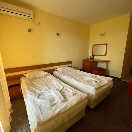 Hotel Deykin 2*