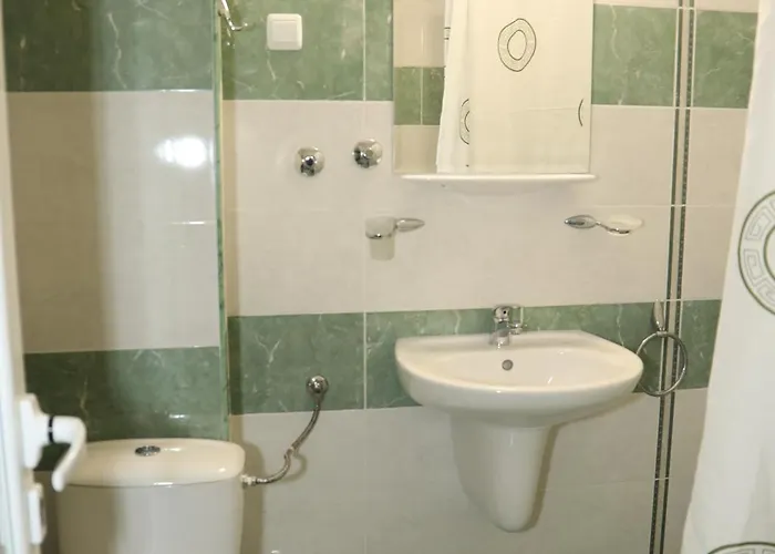 Otel Family Deykin 2*